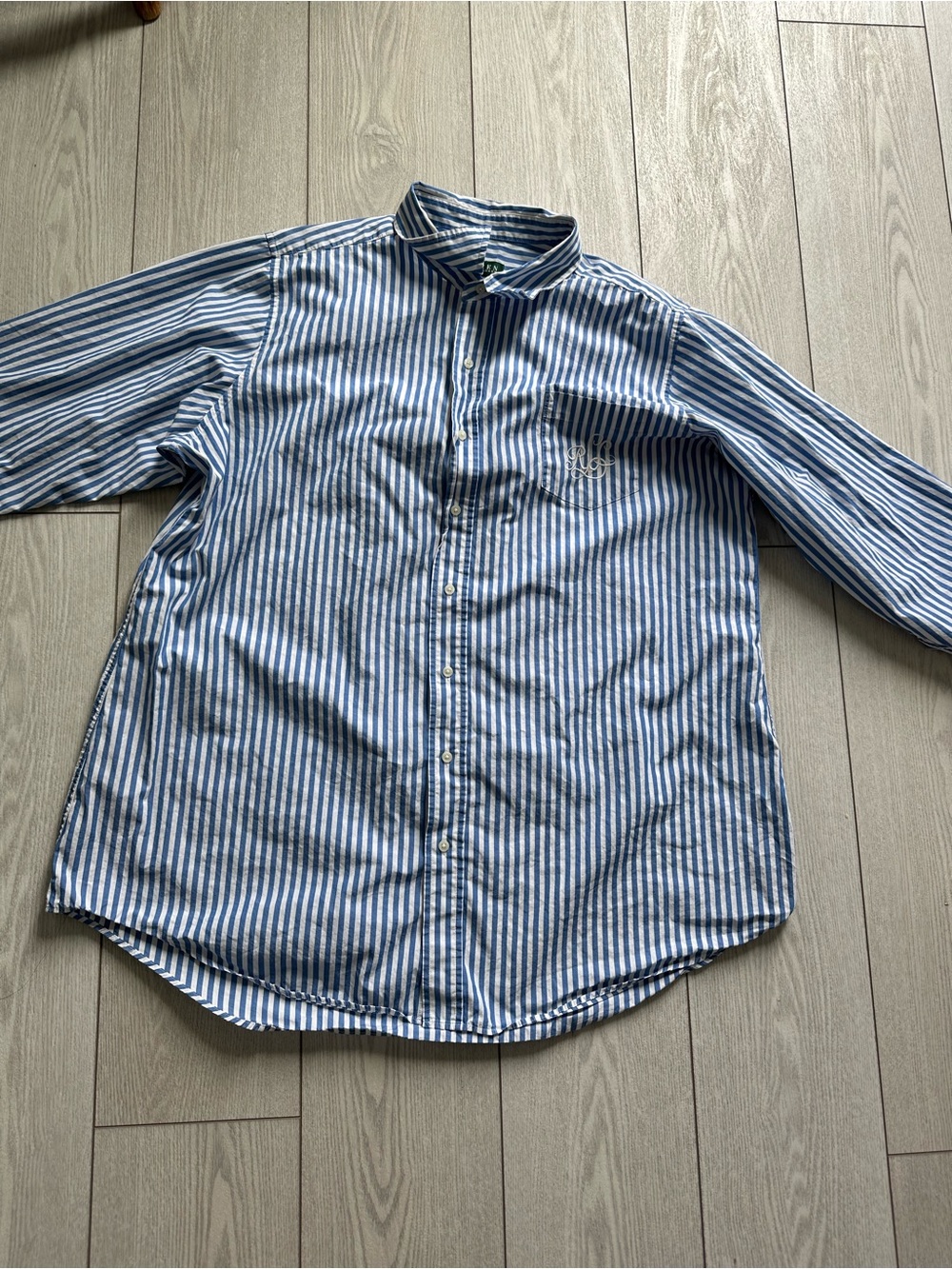 Women's Blue and White Striped Button-Up Shirt XL